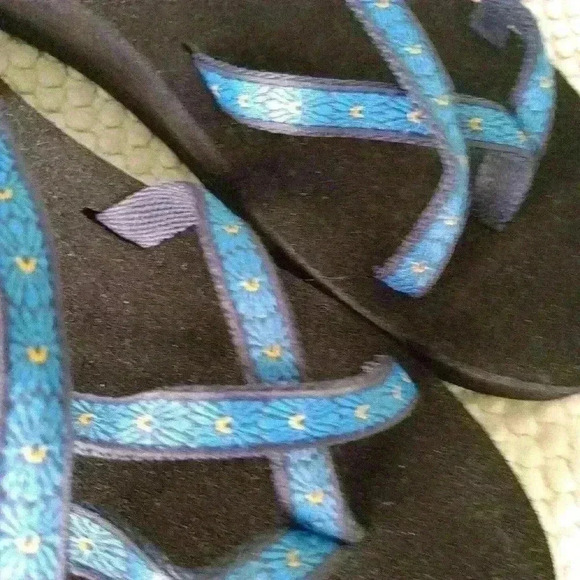 Teva Multi Strap Padded Sole Slip on Sandals Black and Blue. Size 10. Previously - Picture 8 of 11